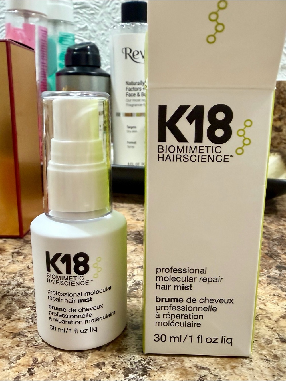K18 Biomimetic Hairscience Professional Molecular Repair Hair Mist — White